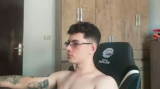 Dyllan   online show from 01/24/25, 06:04