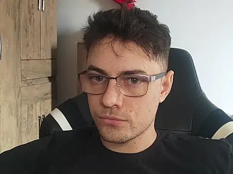 Dyllan   online show from 10/10/25, 02:05