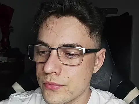 Dyllan   online show from 10/21/25, 02:56