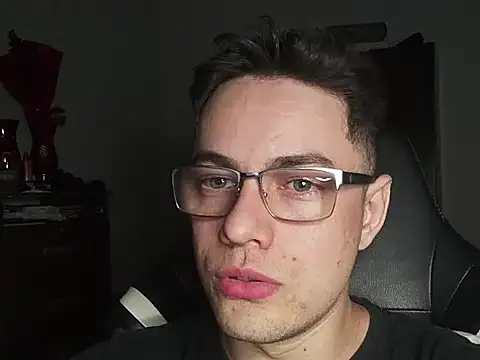 Dyllan   online show from 10/22/25, 02:56