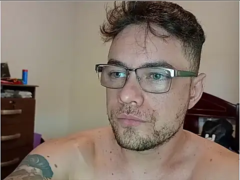 Dyllan   online show from 04/15/26, 06:15