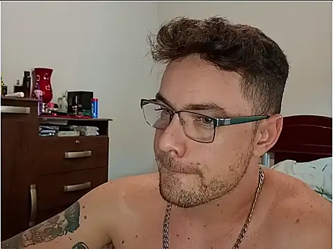 Dyllan   online show from 04/21/26, 02:23