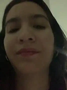 Bella still online show from 10/03/25, 12:57