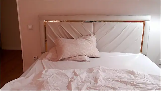 Snapshot of mystiksirenn chatting on 02/19/25, 04:12 mystiksirenn online show from 02/19/25, 04:12