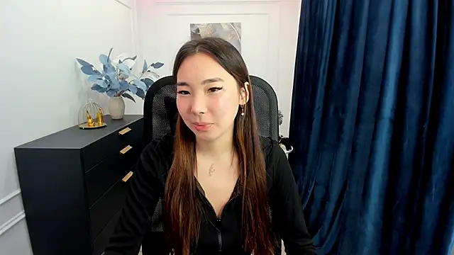 Snapshot of AnnaReyla chatting on 09/21/25, 04:58 AnnaReyla online show from 09/21/25, 04:58