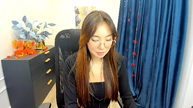 AnnaReyla online show from 11/02/25, 11:45