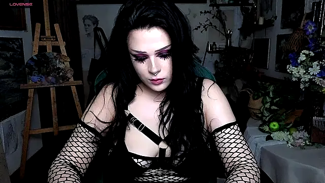 Snapshot of Rouz_Farrel chatting on 10/05/25, 12:47 Rouz Farrel online show from 10/05/25, 12:47