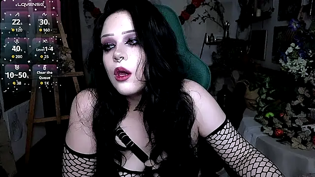 Snapshot of Rouz_Farrel chatting on 10/08/25, 11:30 Rouz Farrel online show from 10/08/25, 11:30