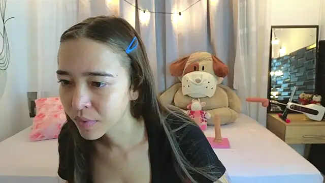 Snapshot of SERAFINA_ chatting on 12/05/25, 12:58 SERAFINA online show from 12/05/25, 12:58