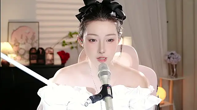 Dou-Dou-er online show from 10/17/25, 12:52