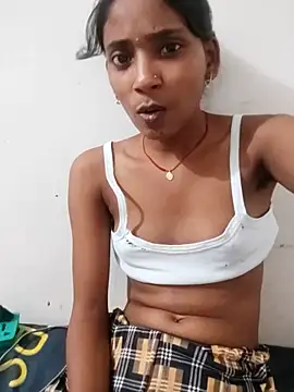 Snapshot of Divya-2007 chatting on 10/09/25, 03:43 Divya-2007 online show from 10/09/25, 03:43