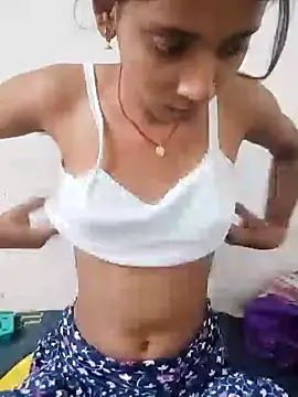 Snapshot of Divya-2007 chatting on 10/16/25, 01:01 Divya-2007 online show from 10/16/25, 01:01