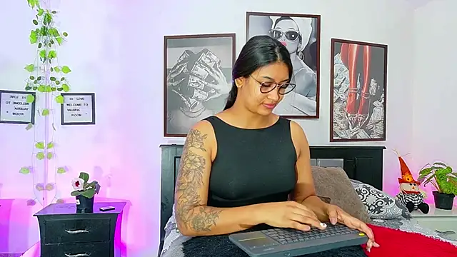 loretahorny online show from 02/27/26, 01:00