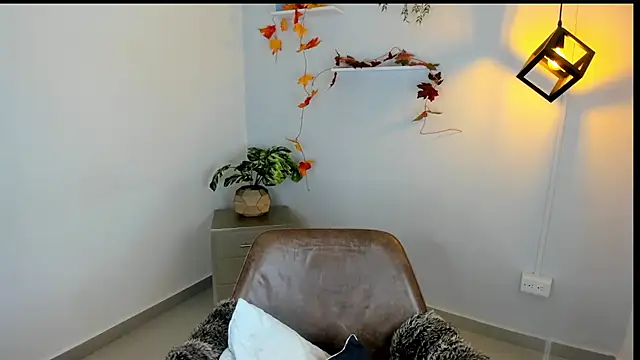 Snapshot of Juliane_su chatting on 01/16/25, 02:19 Juliane su online show from 01/16/25, 02:19