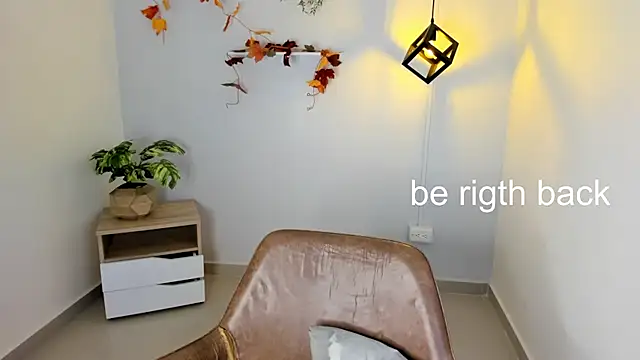 Snapshot of Juliane_su chatting on 01/27/25, 11:33 Juliane su online show from 01/27/25, 11:33