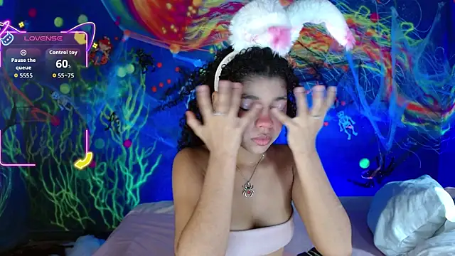 lucie petite online show from 10/15/25, 06:19