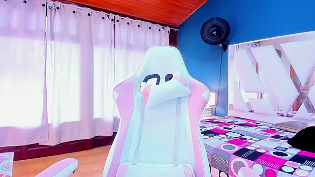 Alondra Cutie online show from 03/11/25, 06:30