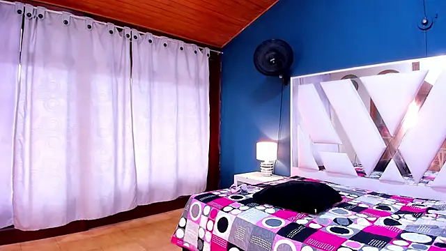 Alondra Cutie online show from 03/19/25, 09:27