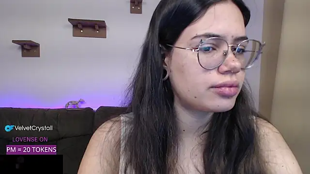 crystalll room online show from 10/28/25, 06:06