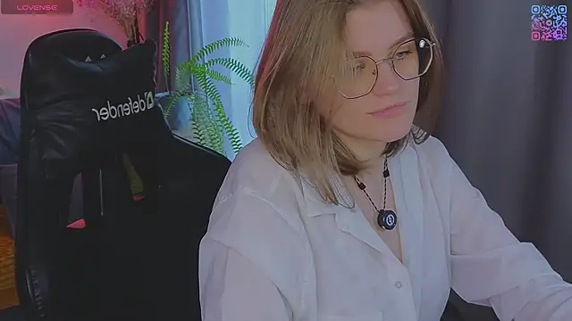 Snapshot of _JessieVibes chatting on 05/17/26, 02:13 JessieVibes online show from 05/17/26, 02:13