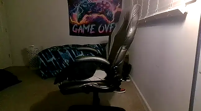 Snapshot of PerroDemonioHot chatting on 02/17/25, 05:04 PerroDemonioHot online show from 02/17/25, 05:04