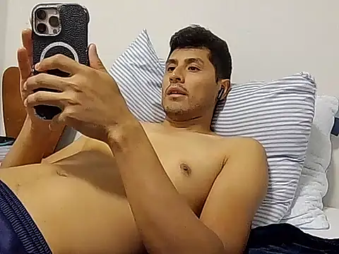 Snapshot of PerroDemonioHot chatting on 09/12/25, 04:01 PerroDemonioHot online show from 09/12/25, 04:01