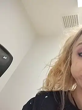 hunybunz69 online show from 02/24/25, 03:09