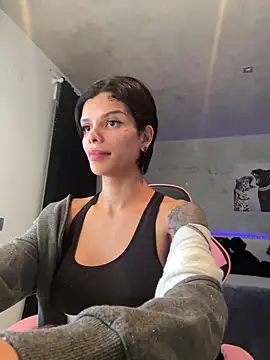 Rosariolovex online show from 02/21/25, 11:44