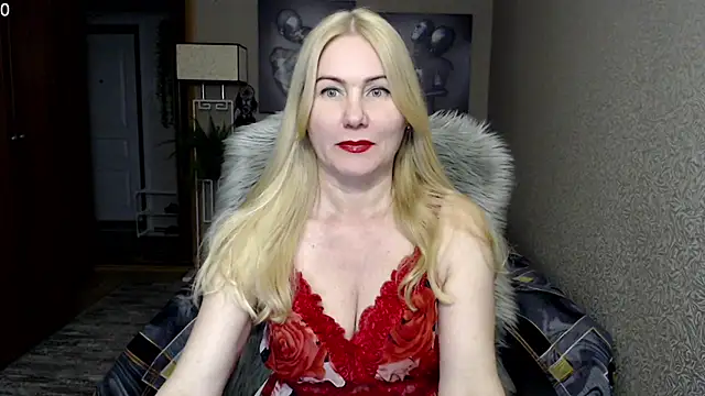 Snapshot of _Mire11a69 chatting on 02/04/25, 02:10  Mire11a69 online show from 02/04/25, 02:10