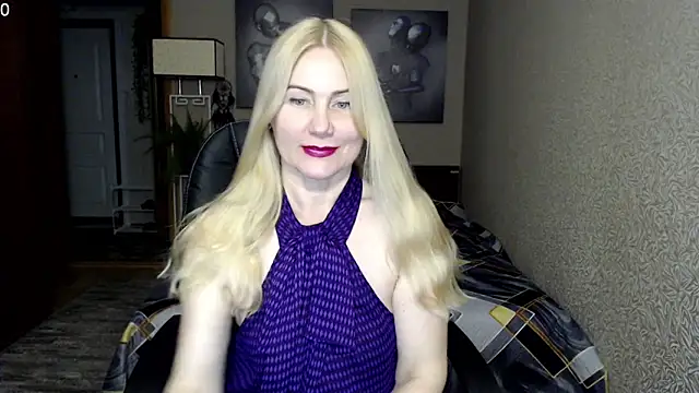 Snapshot of _Mire11a69 chatting on 02/14/25, 08:26  Mire11a69 online show from 02/14/25, 08:26