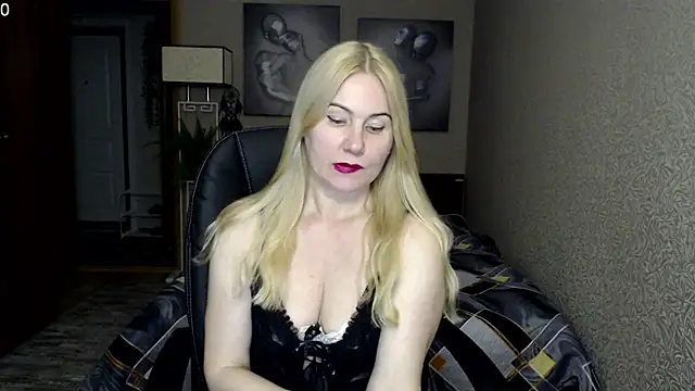Snapshot of _Mire11a69 chatting on 02/15/25, 05:28  Mire11a69 online show from 02/15/25, 05:28
