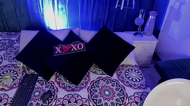 JeanneSabatier online show from 02/12/25, 07:45