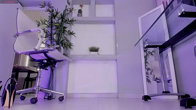 hannah howeell   online show from 09/16/25, 10:05