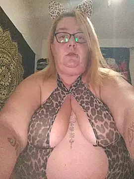 diosacurvy1984 online show from 11/09/25, 04:49