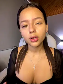 Sofia18 pinkk online show from 11/24/25, 08:30