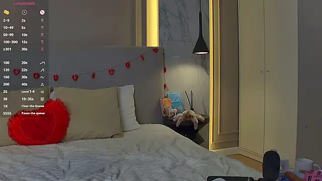 AmberShays online show from 02/15/25, 09:15