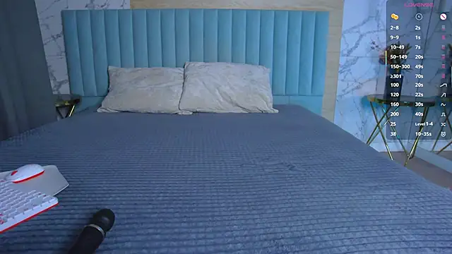 AmberShays online show from 10/17/25, 05:04