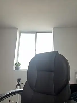 Michell sr online show from 10/18/25, 08:20