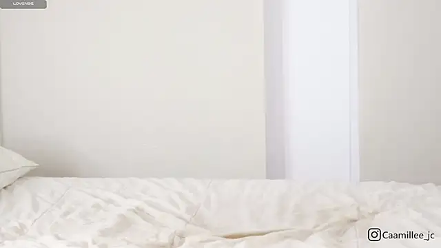 caamillee  online show from 02/25/26, 01:26