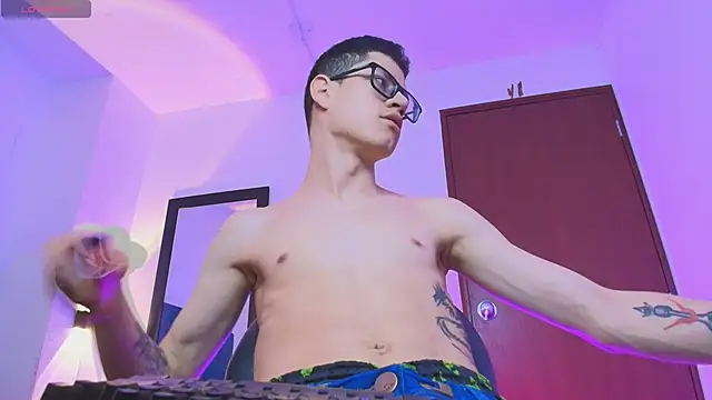 Snapshot of wolfandsky chatting on 02/03/26, 11:37 wolfandsky online show from 02/03/26, 11:37