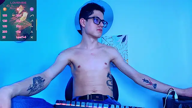 Snapshot of wolfandsky chatting on 02/18/26, 11:50 wolfandsky online show from 02/18/26, 11:50