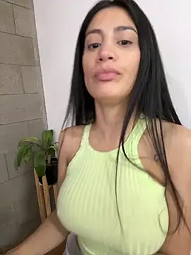 Snapshot of Putitatease chatting on 09/22/25, 02:19 Putitatease online show from 09/22/25, 02:19