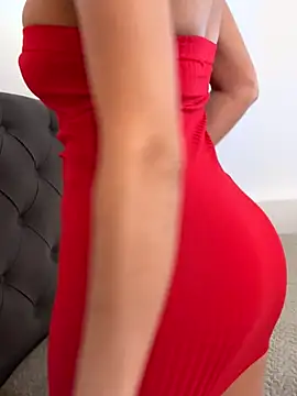 Snapshot of Putitatease chatting on 10/14/25, 01:45 Putitatease online show from 10/14/25, 01:45