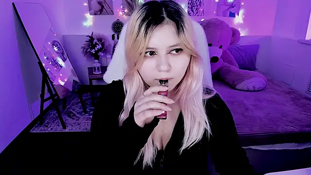 DiaAngell online show from 04/11/26, 07:29