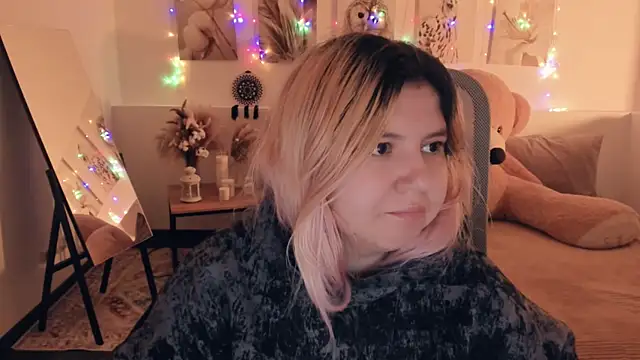 DiaAngell online show from 04/14/26, 07:53