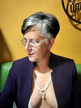 ilonna2025 online show from 04/04/26, 10:51