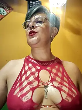 ilonna2025 online show from 07/18/26, 10:46