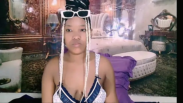 EroticSexyPrada online show from 02/02/26, 04:44