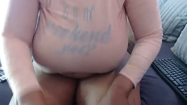 BUBBLYBUNNYxx online show from 12/05/25, 07:28