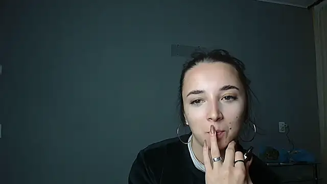 Eva Gloryy online show from 09/18/25, 03:14